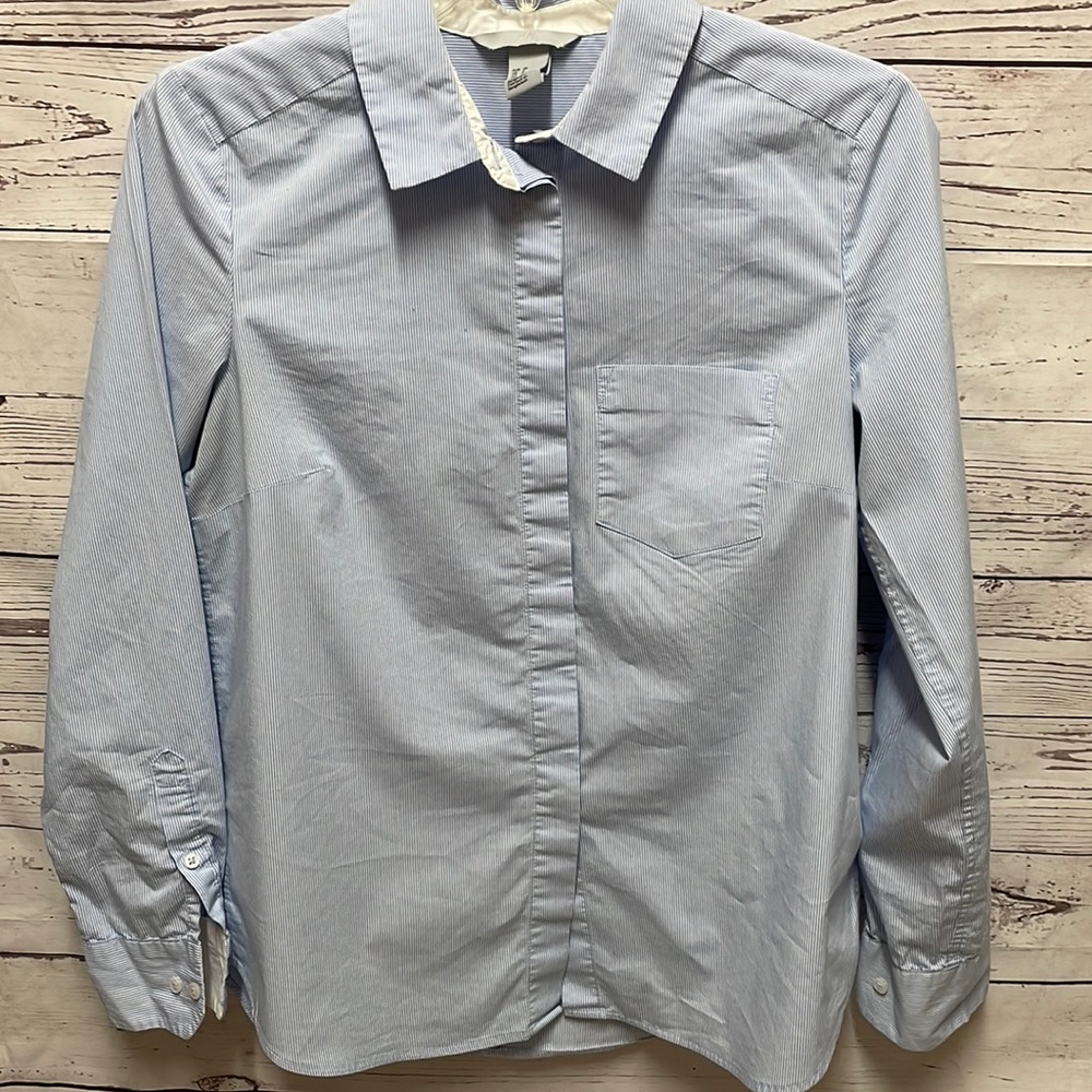 H&M long sleeve button-down collared shirt size 8